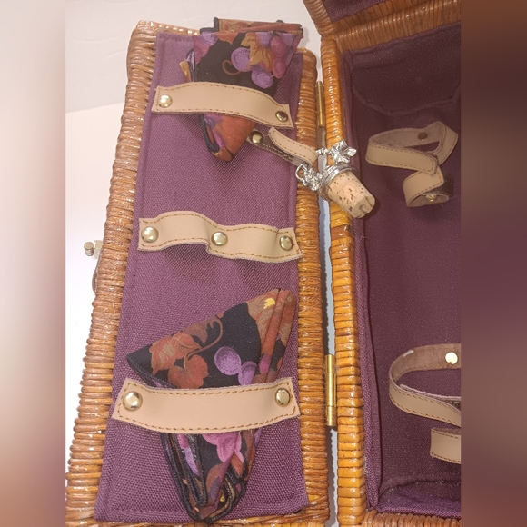 Vintage Wicker Picnic Basket Wine Carrier Bottle Holder Carrying Case w/ Strap - Picture 10 of 11